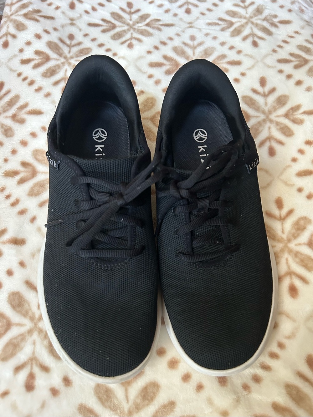 Kizik Women’s Madrid Black With White Soles Hands Free Sneakers Size 8.5